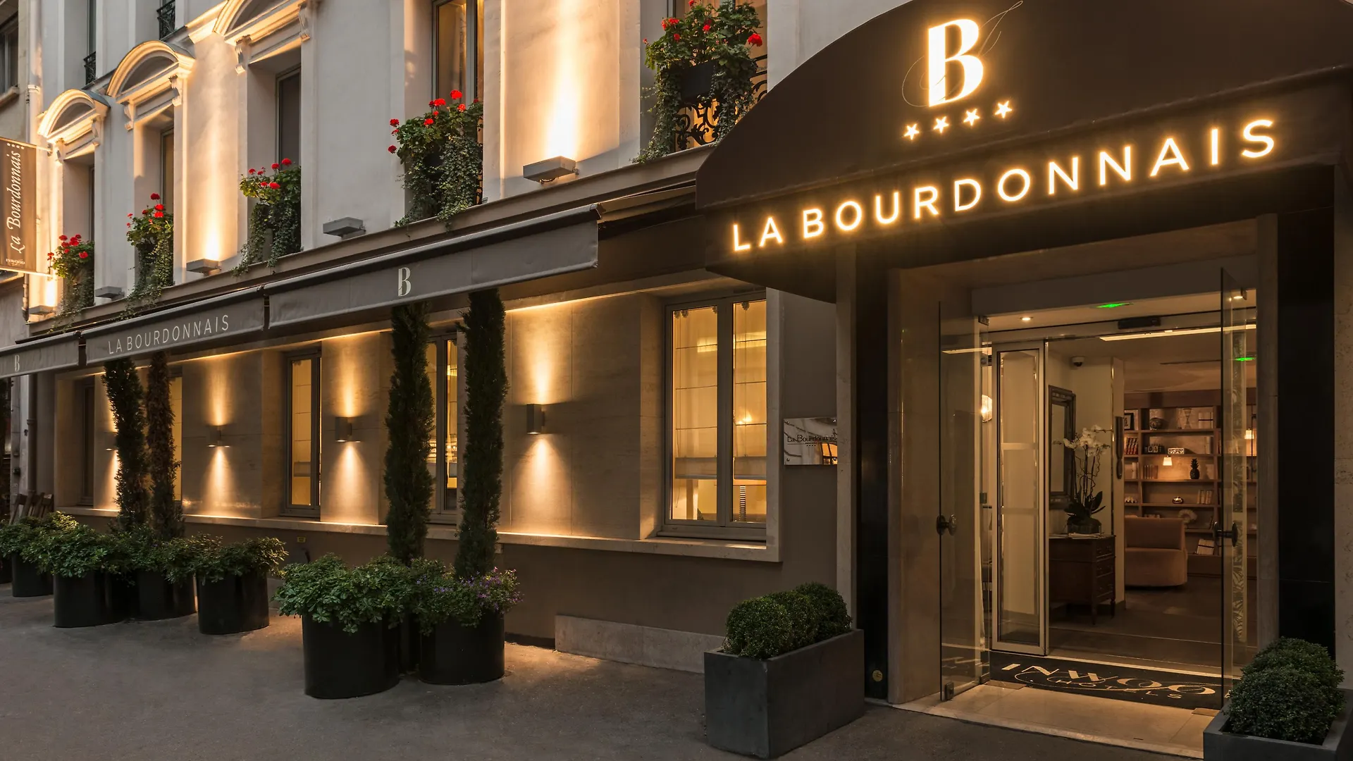 Отель La Bourdonnais By Inwood Париж